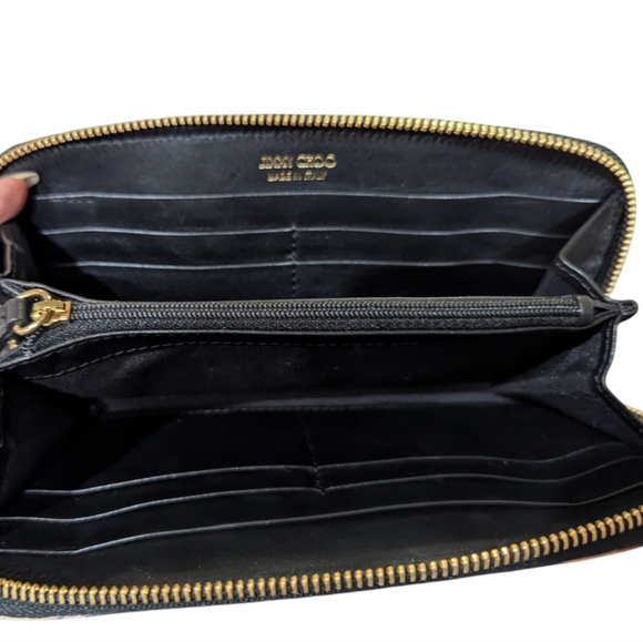 Pre-Owned Jimmy Choo signed wallet- As is - Callouts - Picture 2 of 10